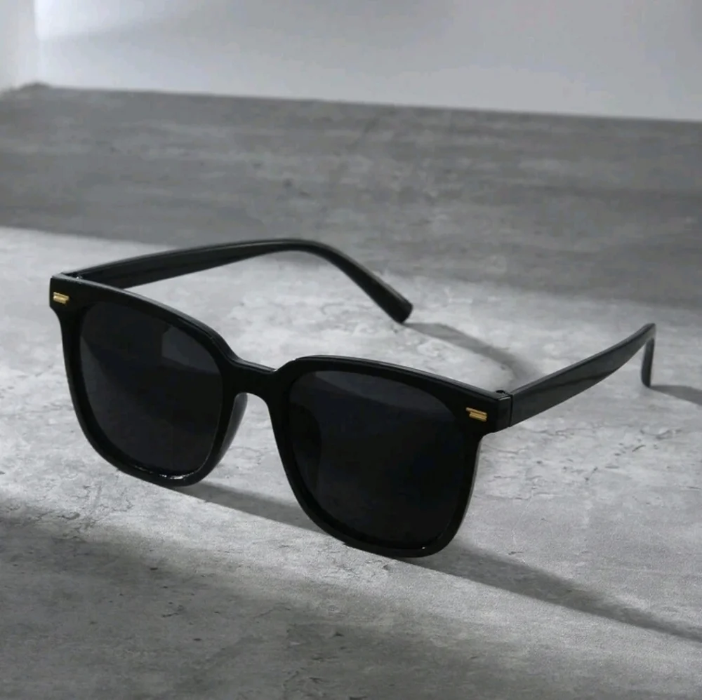 NEW Black Y2K Sunglasses